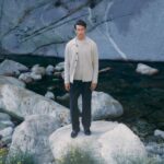 Man wearing a sustainable outfit