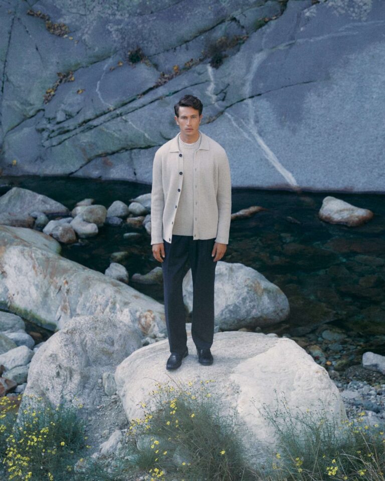 Man wearing a sustainable outfit